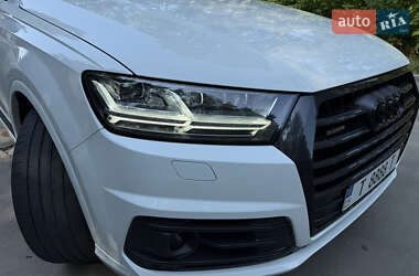 Внедорожник / Кроссовер Audi Q7 2017 в 