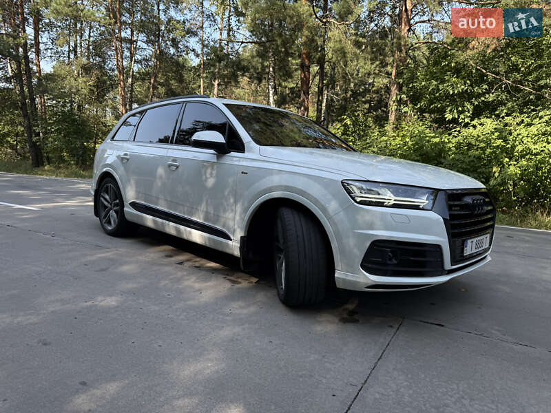 Внедорожник / Кроссовер Audi Q7 2017 в Хмельницком