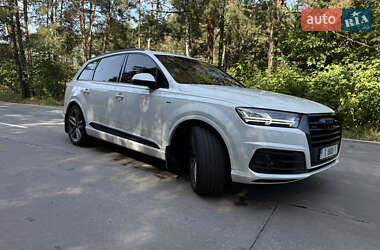 Внедорожник / Кроссовер Audi Q7 2017 в 