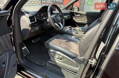 Внедорожник / Кроссовер Audi Q7 2018 в 
