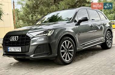 Внедорожник / Кроссовер Audi Q7 2021 в 