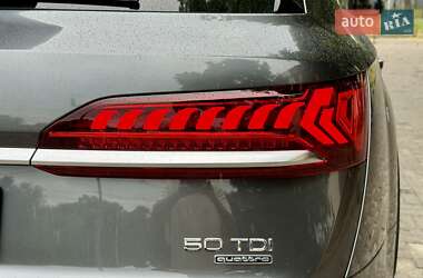 Внедорожник / Кроссовер Audi Q7 2021 в 