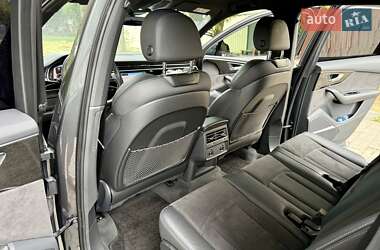 Внедорожник / Кроссовер Audi Q7 2021 в 