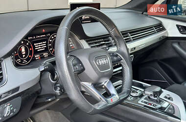 Внедорожник / Кроссовер Audi Q7 2018 в 