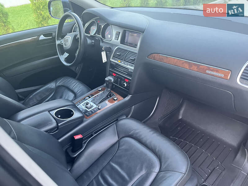 Позашляховик / Кросовер Audi Q7 2013 в Рівному