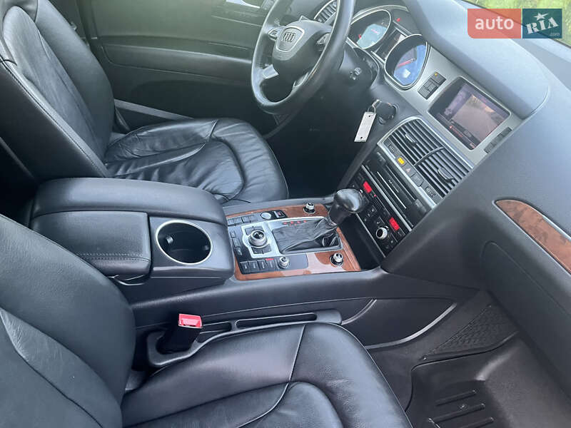 Позашляховик / Кросовер Audi Q7 2013 в Рівному