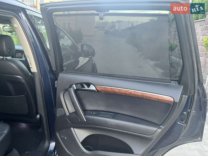 Позашляховик / Кросовер Audi Q7 2013 в Рівному