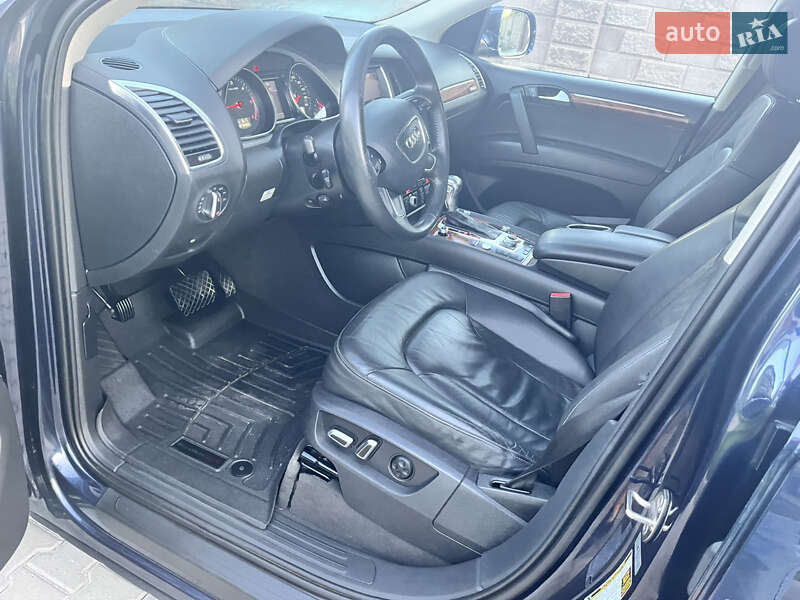 Позашляховик / Кросовер Audi Q7 2013 в Рівному