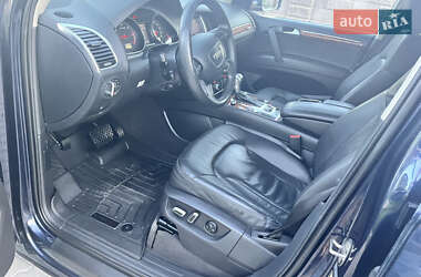 Позашляховик / Кросовер Audi Q7 2013 в 