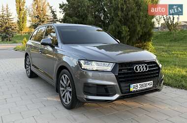 Внедорожник / Кроссовер Audi Q7 2017 в 