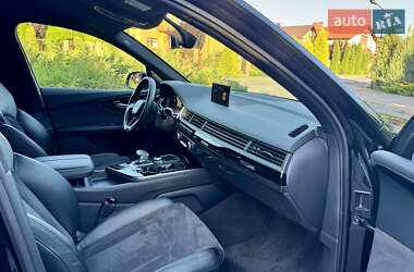 Внедорожник / Кроссовер Audi Q7 2015 в 
