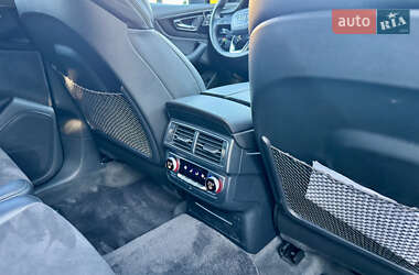 Внедорожник / Кроссовер Audi Q7 2015 в 