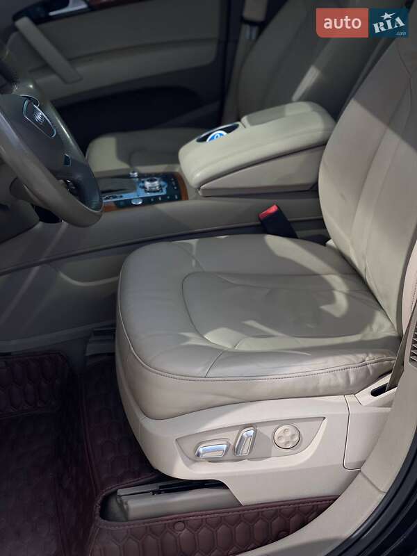 Внедорожник / Кроссовер Audi Q7 2013 в Киеве