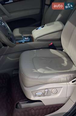 Внедорожник / Кроссовер Audi Q7 2013 в 