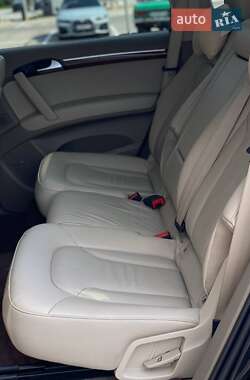 Внедорожник / Кроссовер Audi Q7 2013 в 