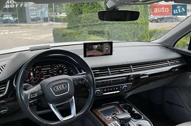 Внедорожник / Кроссовер Audi Q7 2016 в 