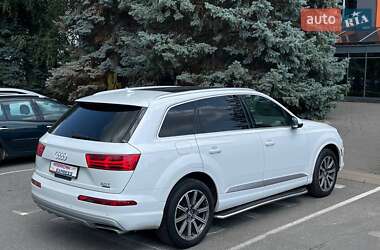 Внедорожник / Кроссовер Audi Q7 2016 в 