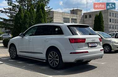Внедорожник / Кроссовер Audi Q7 2016 в 