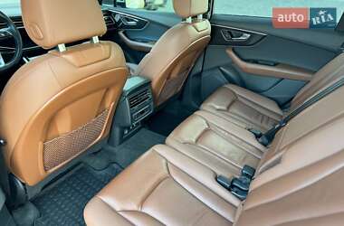 Позашляховик / Кросовер Audi Q7 2020 в 