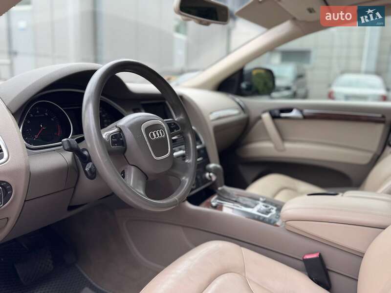 Внедорожник / Кроссовер Audi Q7 2011 в Одессе
