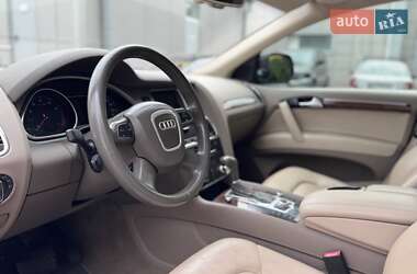 Внедорожник / Кроссовер Audi Q7 2011 в 