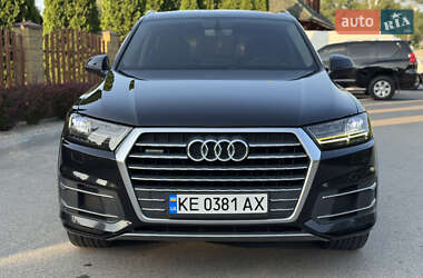 Внедорожник / Кроссовер Audi Q7 2015 в 