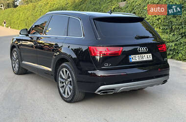 Внедорожник / Кроссовер Audi Q7 2015 в 