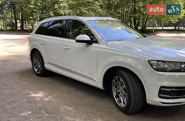 Внедорожник / Кроссовер Audi Q7 2019 в 