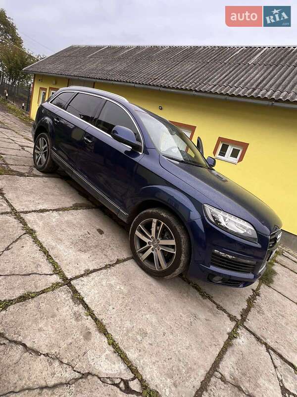 Позашляховик / Кросовер Audi Q7 2015 в Миколаєві