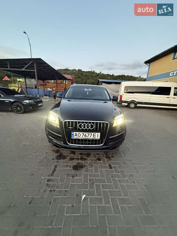 Внедорожник / Кроссовер Audi Q7 2012 в Межгорье