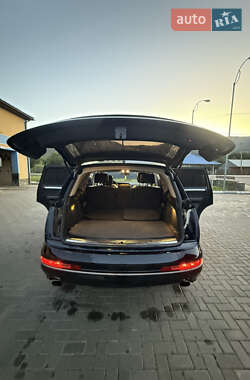 Внедорожник / Кроссовер Audi Q7 2012 в 