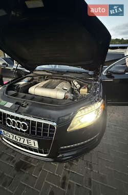 Внедорожник / Кроссовер Audi Q7 2012 в 
