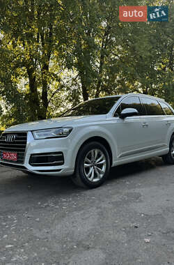 Внедорожник / Кроссовер Audi Q7 2018 в 