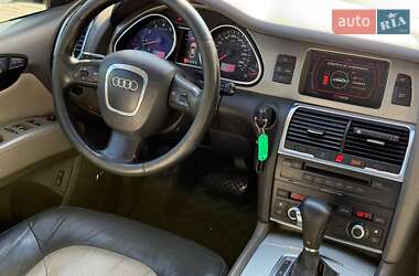 Внедорожник / Кроссовер Audi Q7 2006 в 