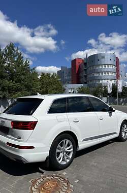 Позашляховик / Кросовер Audi Q7 2016 в 