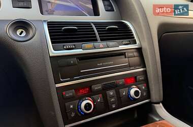Внедорожник / Кроссовер Audi Q7 2015 в 
