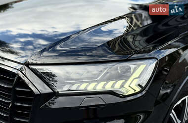 Внедорожник / Кроссовер Audi Q7 2021 в 