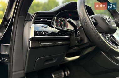 Внедорожник / Кроссовер Audi Q7 2021 в 