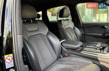 Внедорожник / Кроссовер Audi Q7 2021 в 