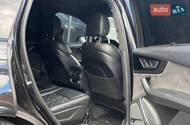 Внедорожник / Кроссовер Audi Q7 2017 в 