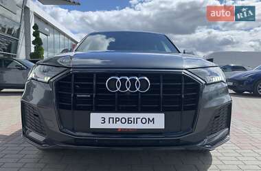 Позашляховик / Кросовер Audi Q7 2021 в 