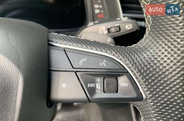 Позашляховик / Кросовер Audi Q7 2021 в 