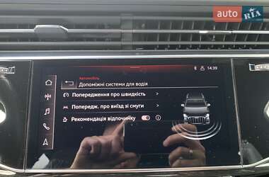 Позашляховик / Кросовер Audi Q7 2021 в 