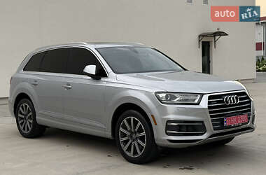 Внедорожник / Кроссовер Audi Q7 2017 в 