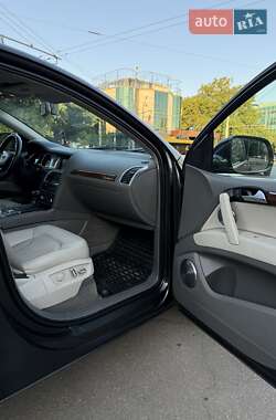 Внедорожник / Кроссовер Audi Q7 2012 в 