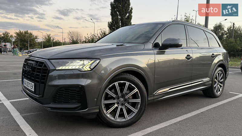 Позашляховик / Кросовер Audi Q7 2020 в Києві