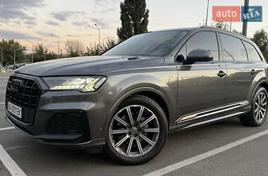 Внедорожник / Кроссовер Audi Q7 2020 в 