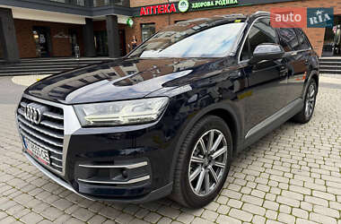 Внедорожник / Кроссовер Audi Q7 2016 в 