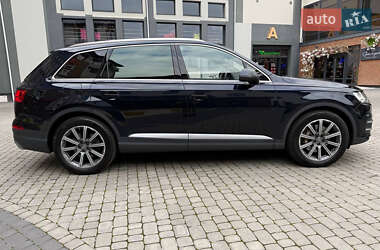 Внедорожник / Кроссовер Audi Q7 2016 в 