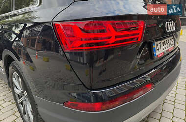 Внедорожник / Кроссовер Audi Q7 2016 в 